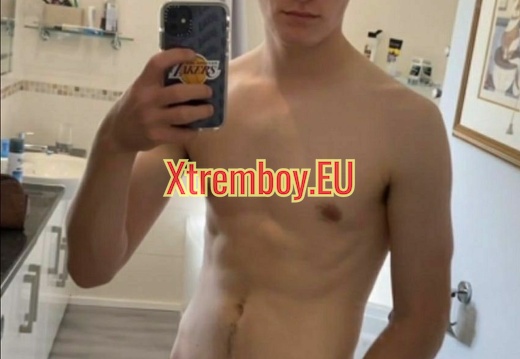 Je ch un maitre qui me corrige sévèrement