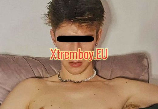 Jh dom cherche esclave larbin (1557 visits) Je suis un dominateur qui cherche un esclave / larbin sans limites de préférence car je suis un me... Jh dom cherche esclave larbin