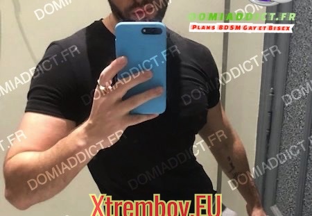 Mec sexy barbu du 77 bien dur dans ton cul