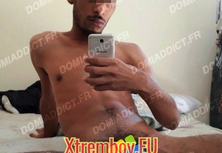 Black arabe domi pour soumis (937 visits) Bogoss arabe, bite énorme, mon kif : monter comme des chiennes en chaleur des passifs et les défon... Black arabe domi pour soumis