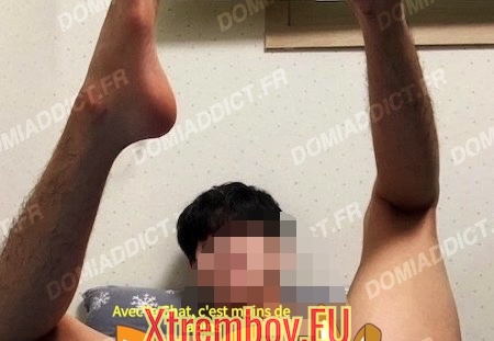 Jeune lope asiatique pour domi style hétéro