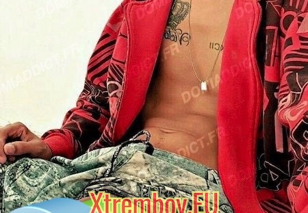 Je cherche un mec pour le filmer pendant qu'il me suce