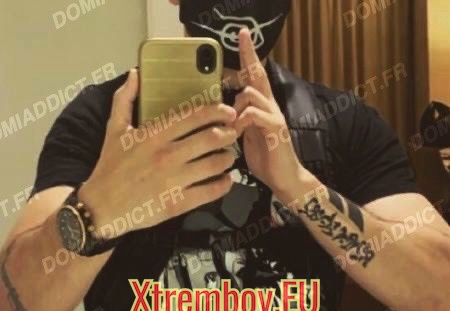 hétéro veut vider ses couilles au sauna