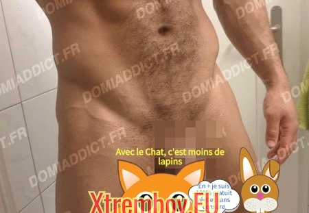 Wanna worship my Bulge and Cock! Shut up and Suck ! (333 visits) Sportif, musclé, zobé gros calibre réel, à la recherche d'une baraque style mili, vigile, bad bo... Wanna worship my Bulge and Cock! Shut up and Suck !
