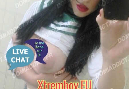 Transgenre Q à foutre sans retenue pour dog et son maitre