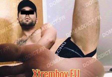 Pieds sexy pour fétichiste attentionné