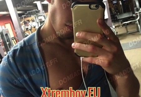 Un peu soumis et aime être attaché :)