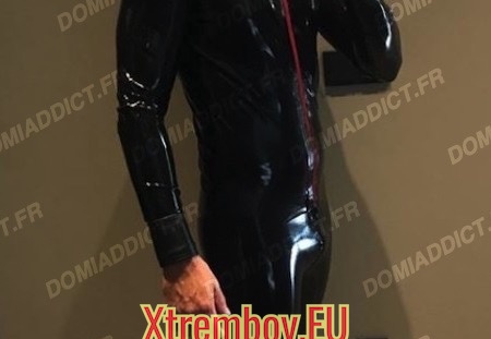 Maître en découverte (382 visits) Néoprène, latex, lycra... Suspension, bondage, breathcontrol.... Beaucoup de câlins ! Pas mal de ... Maître en découverte