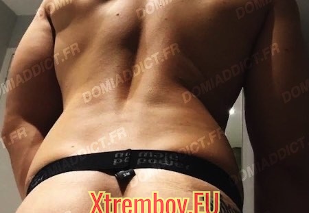 Paris - Grosse chatte anale à remplir