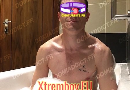 Angers - Je reçois dans ma gorge