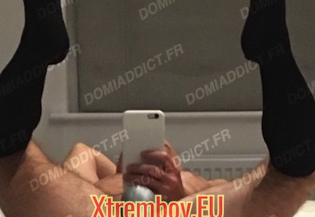 Gros gay passif rasé pour plan complet sur Montévrain 77, je reçois